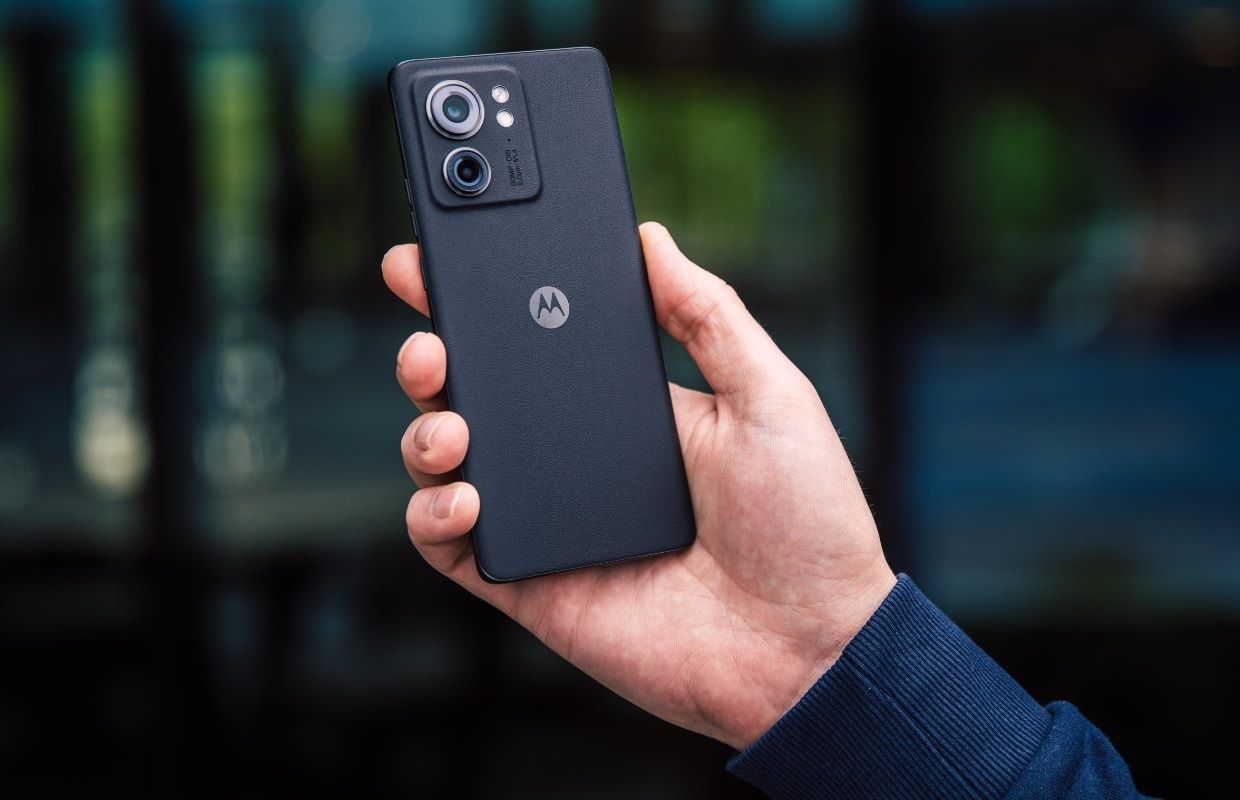 Продам Motorola edge 40 8/256.