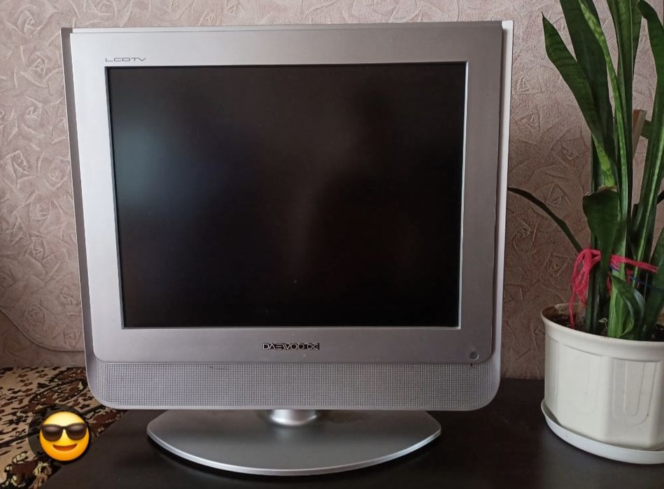 Телевизор
Марка Daewoo Dlp-20j1 .
Плоский экра