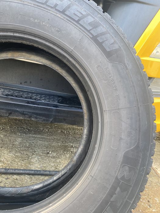 Vând 4 anvelope de camion Michelin