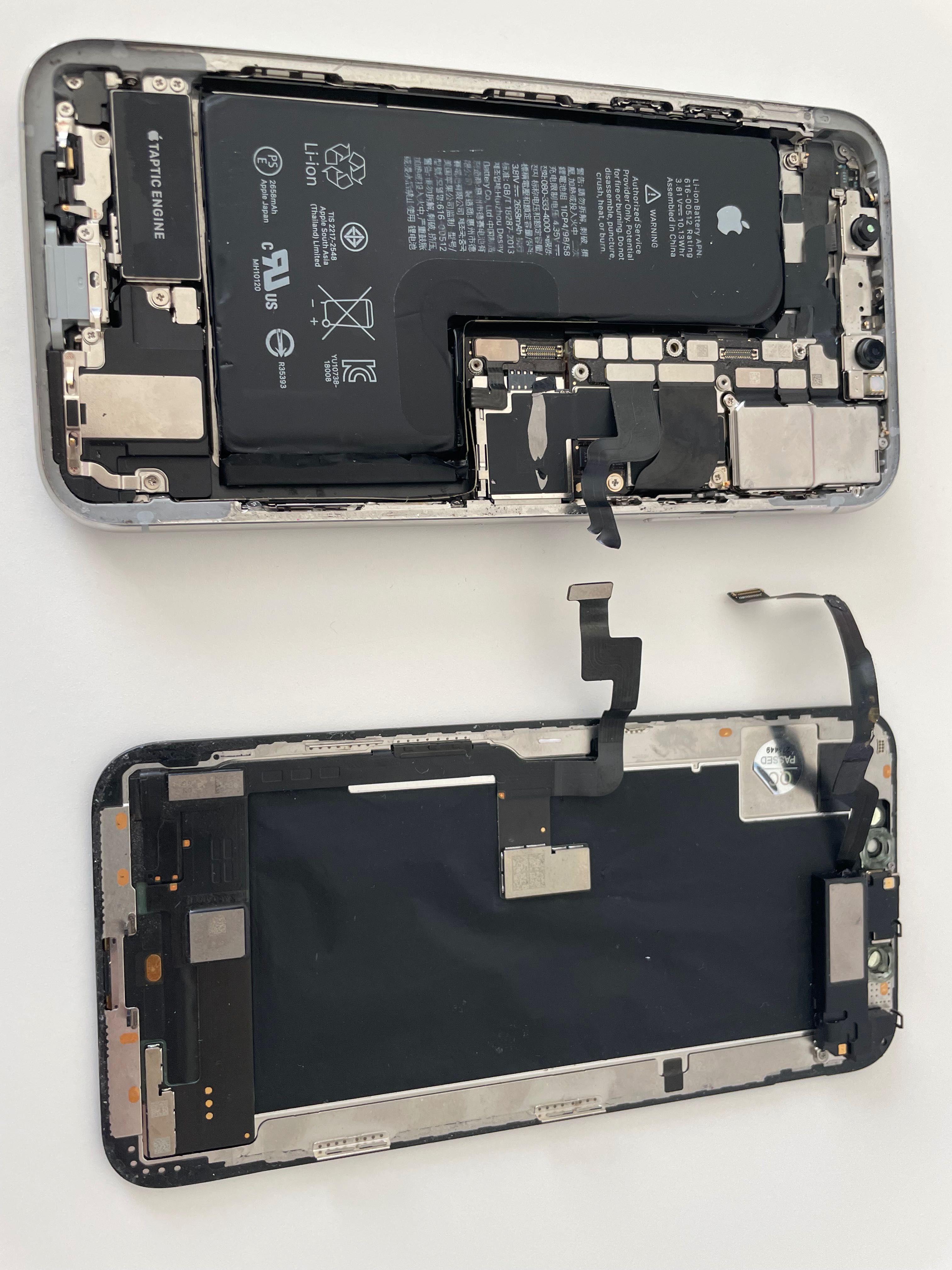 iPhone XS за части