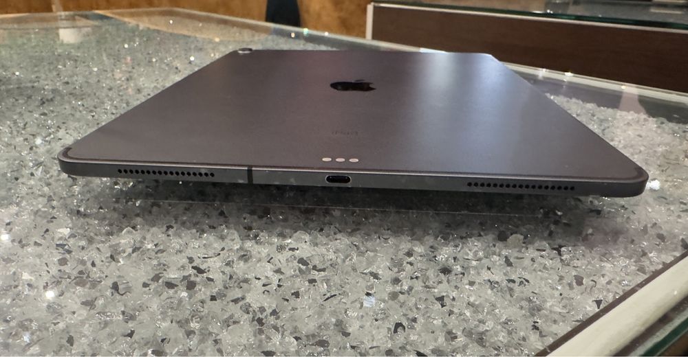 iPad Pro 12.9 3 Генерация + Сим / 64 Гб - 2018 модел