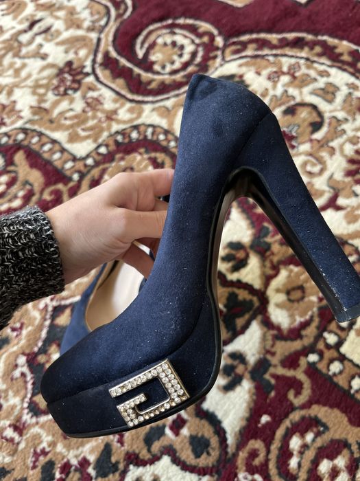 Туфли каблук замшевый 35/36 размер