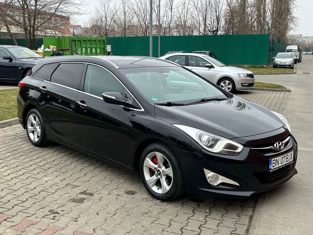 Hyundai I40 2012 1.7 L diesel automat led clima impecabil var +/-