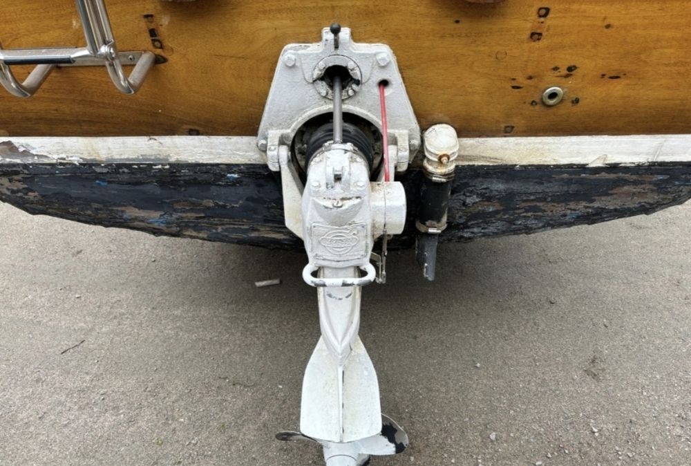 Barcă din lemn, motor Volvo PentaB20 Aqua 130 HP