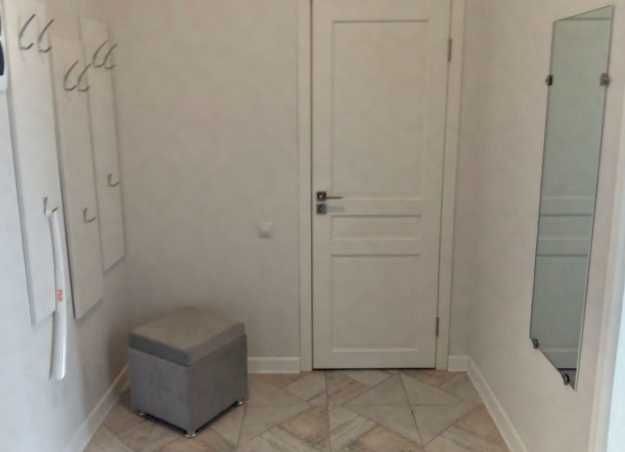 Дава се под наем Тристаен апартамент в Бургас, Изгрев - 90 кв.м за 357 € - Снимка #2