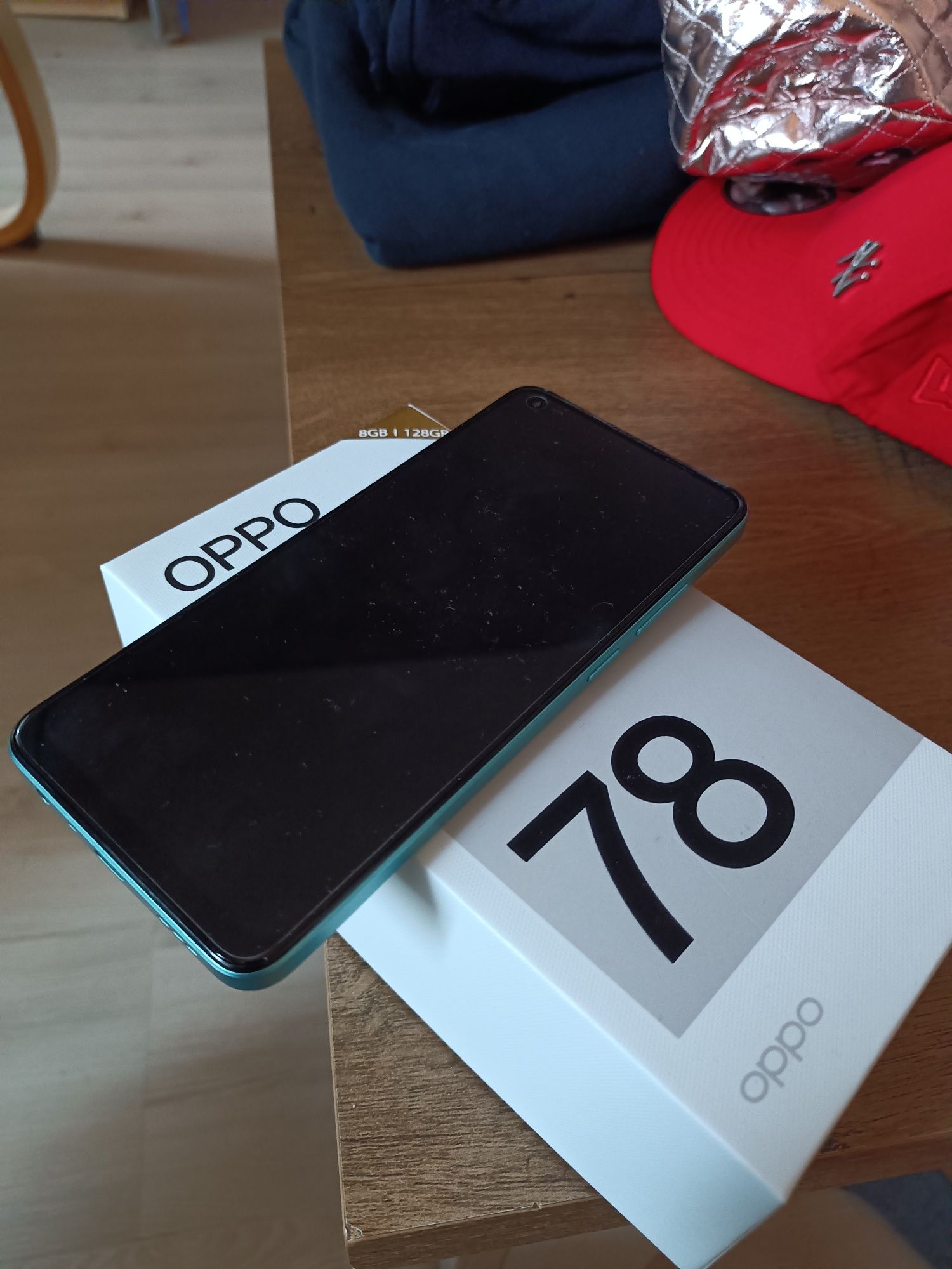 Vând Oppo A78 nou