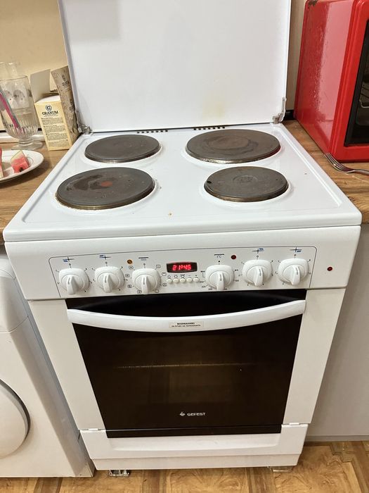 Продам электрическую плиту