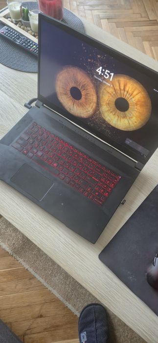 Геймърски лаптоп MSI Katana gf76 11ue