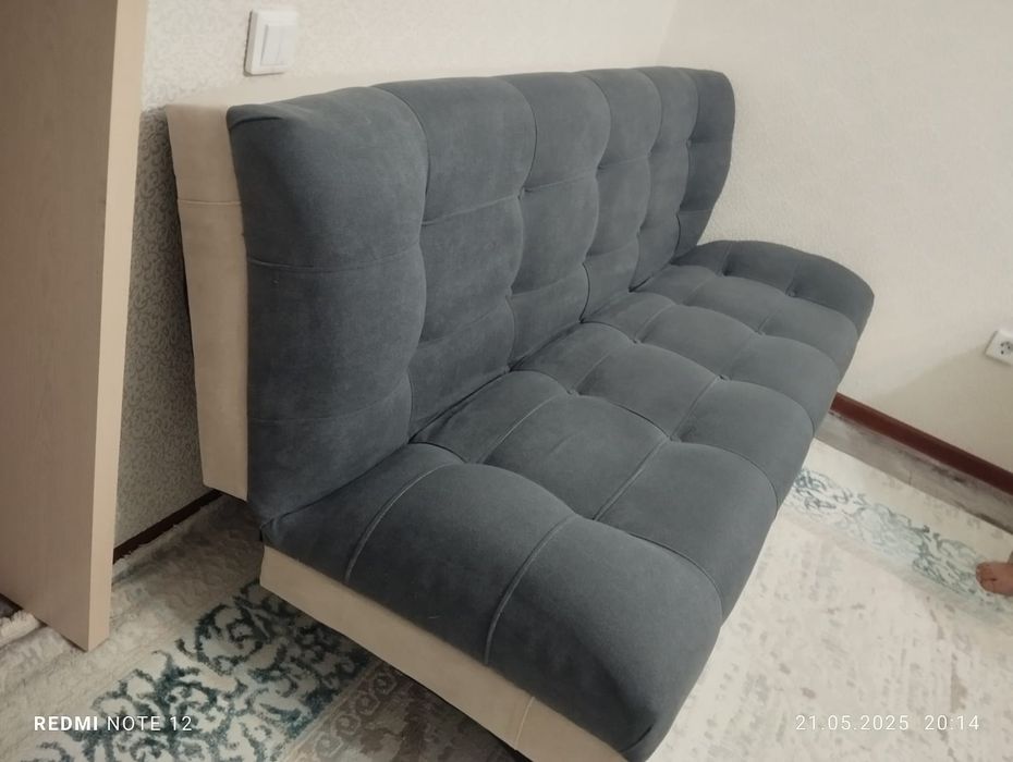 Продается диван. В отличном состоянии.