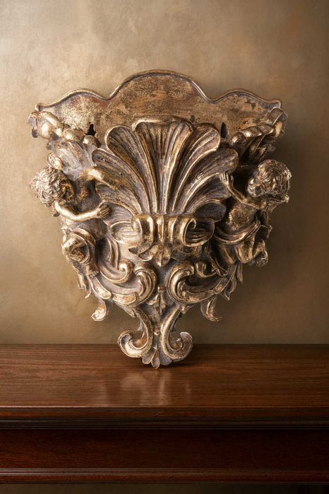 Consola sculptata cu doi ingeri, H. 38 cm