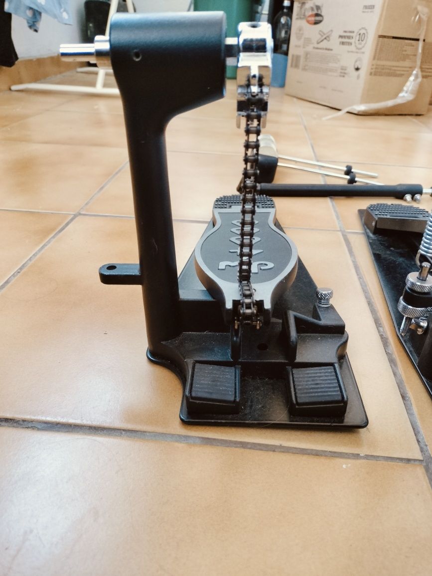 Vand pedala dubla dw 4002 pentru toba