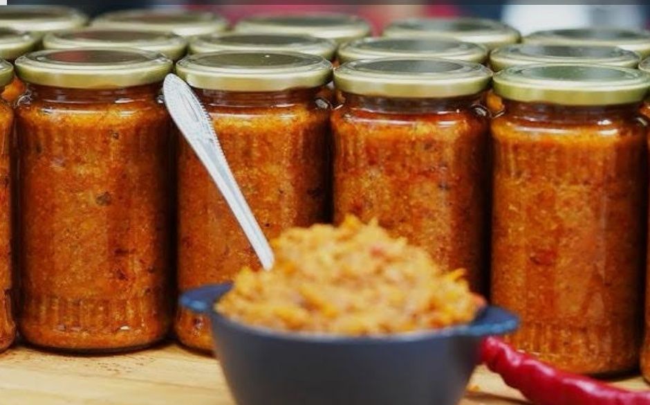 Zacusca și gogoșari în sos