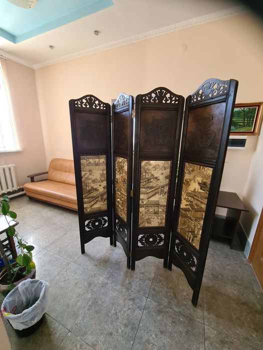 Продаються торшеры или перегородки.