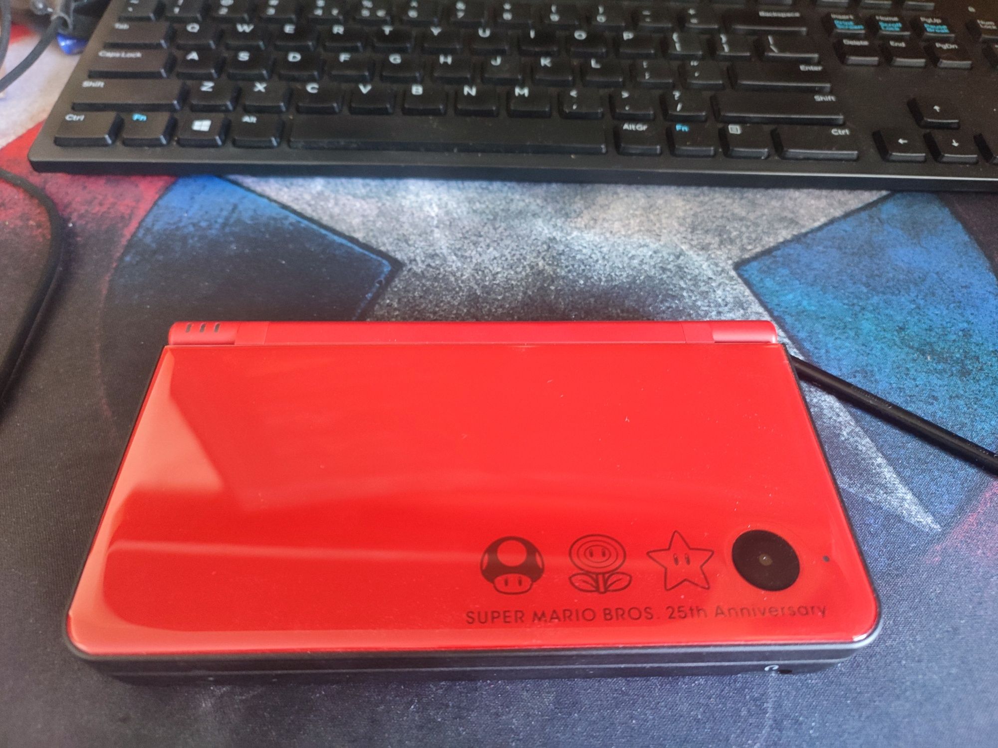 Nintendo DSi XL Super Mario edition с игра по избор / Нинтендо ДС