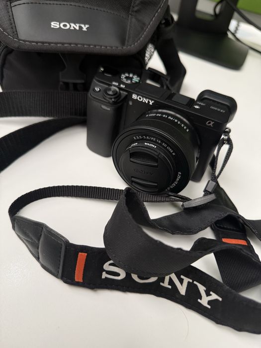 Aparat foto Mirrorless Sony A6400