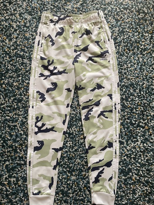 Vand pantaloni Adidas
