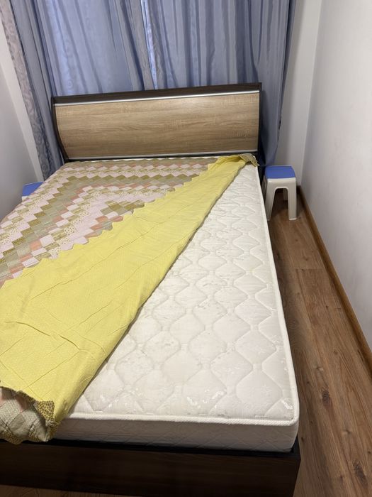 Продавам спалня с матрак 140/200