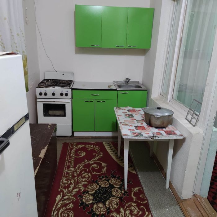 Sotiladi 1 xonalik uy-4 ch-mavze 17 dom 2 chi qavat 2 maktabni to‘gris