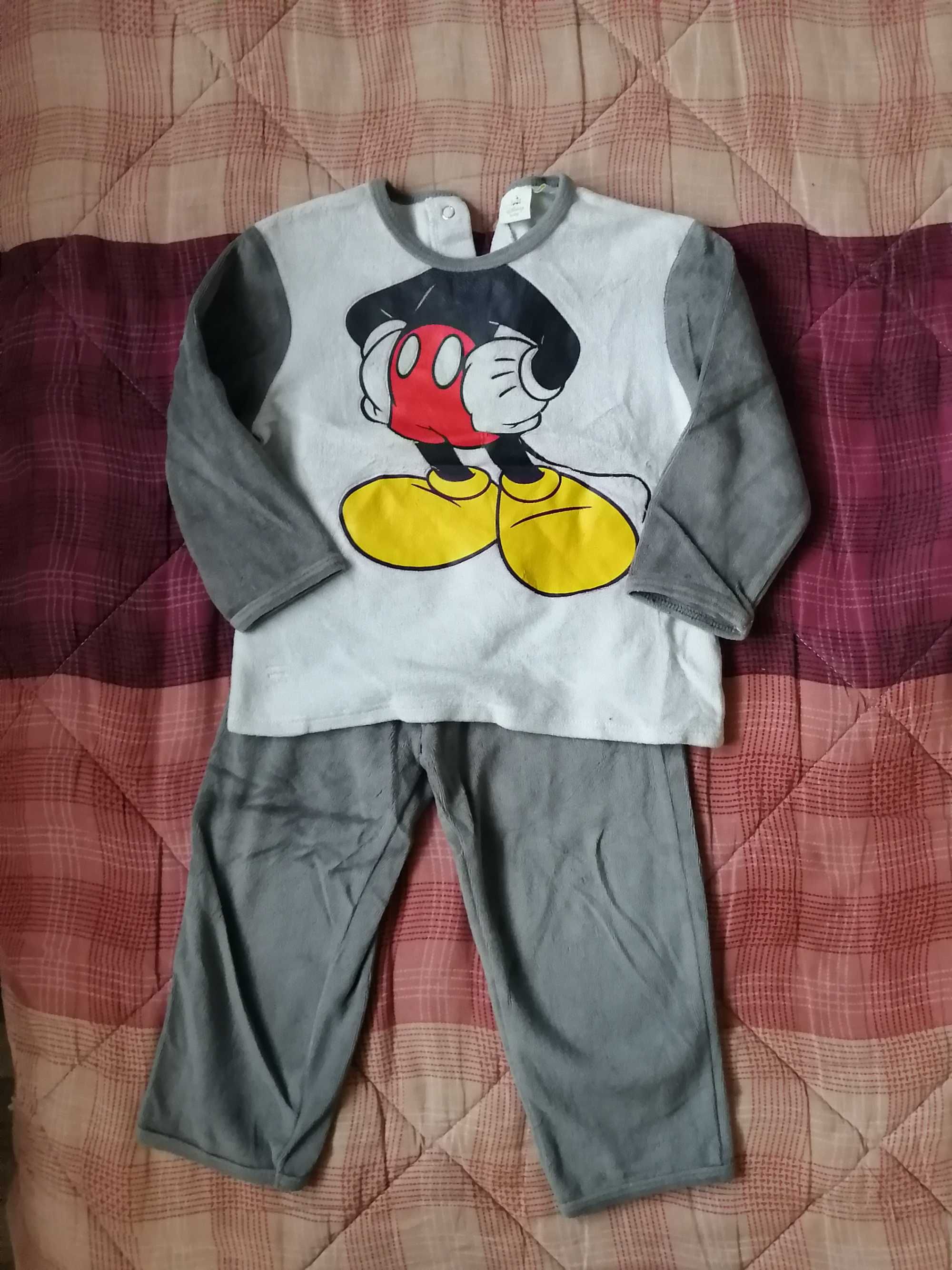 Pijama catifea Disney copii marimea 24 luni