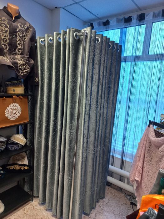 Срочно продам примерочную вместе с занавесками (занавески 4м в ширину