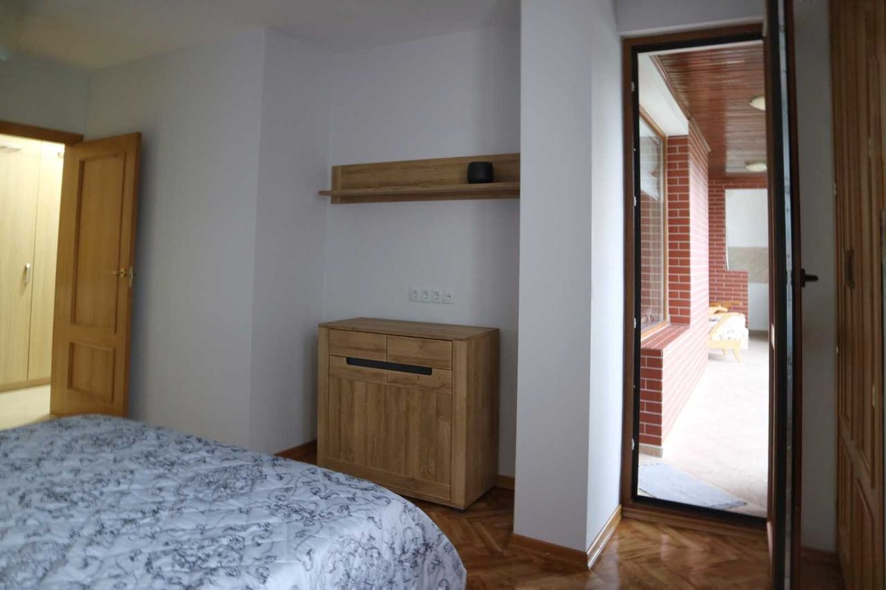 Дава се под наем Тристаен апартамент в София, Изток - 90 кв.м за 960 € - Снимка #5