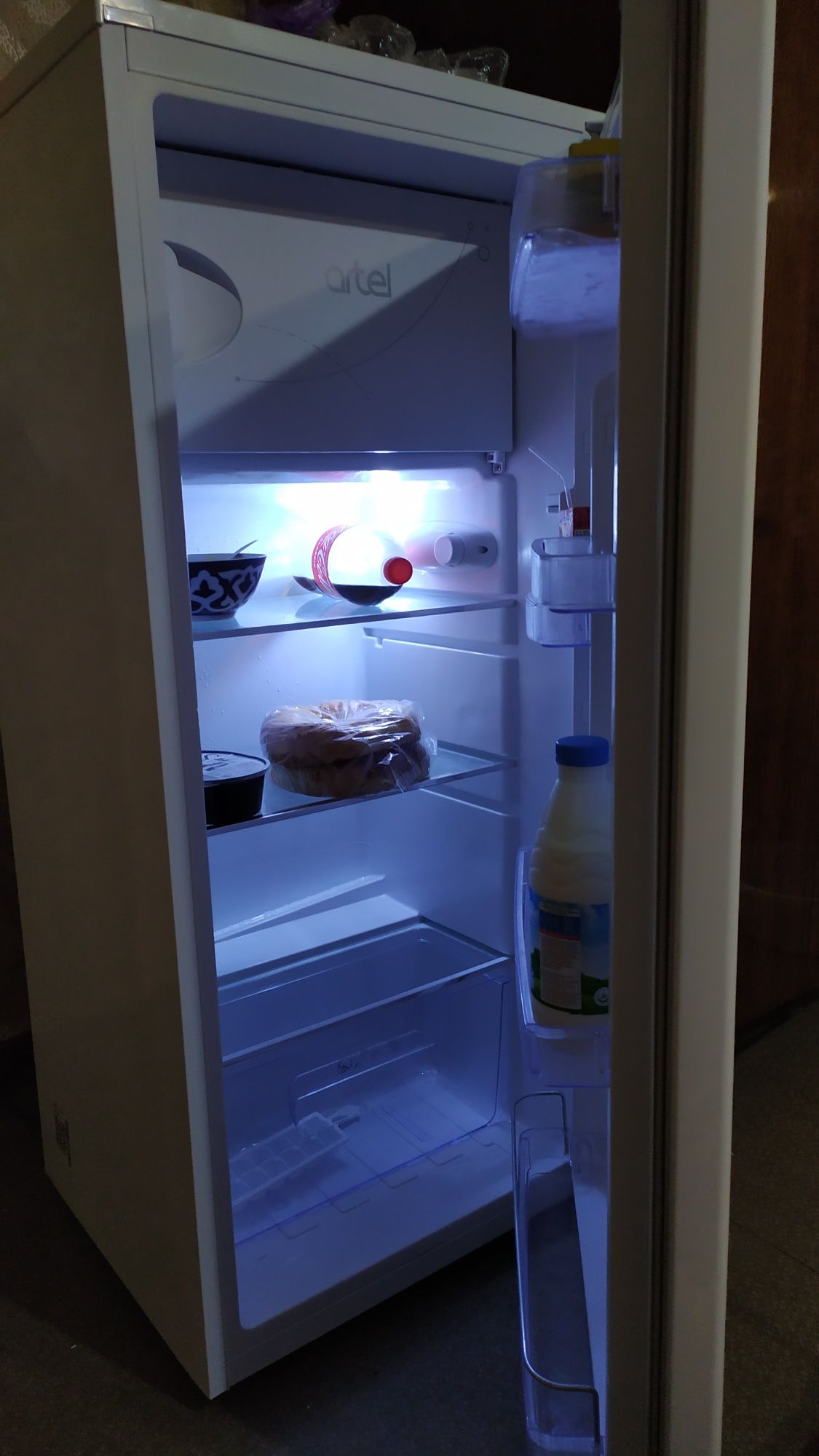 Холодилник Артел