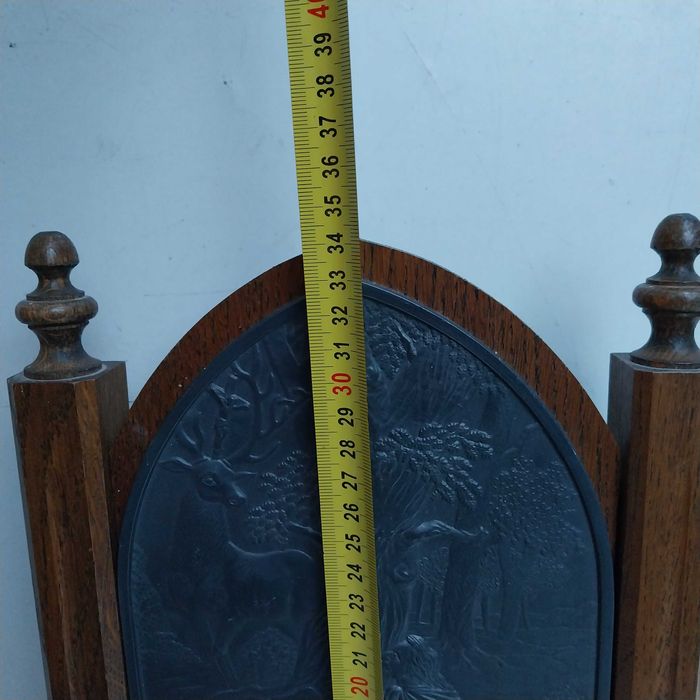 НАЙ ДОБРАТА ОФЕРТА Стара немска дървена кутия за ключове ,за стена.