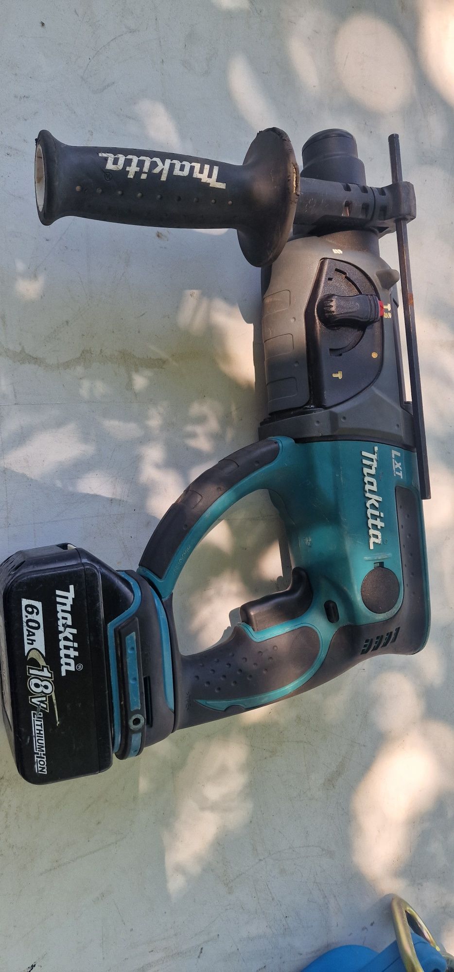 перфоратор Makita DHR202