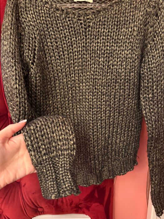 Дамски пуловер нишки