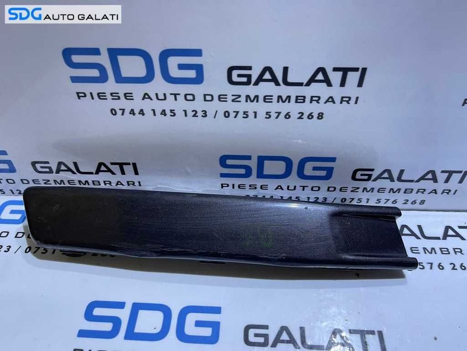 Grila Ornament Bandou Dreapta Semnalizare Spoiler Bara Fata VW Passat B6 2005 - 2010 Cod 3C0807646A