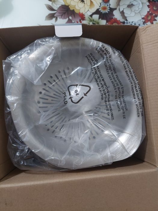 Accesoriu storcator de citrice Kenwood, AT312
Vas cu turnare usoara