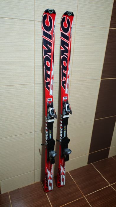 Schiuri atomic 162 cm -clapari ski