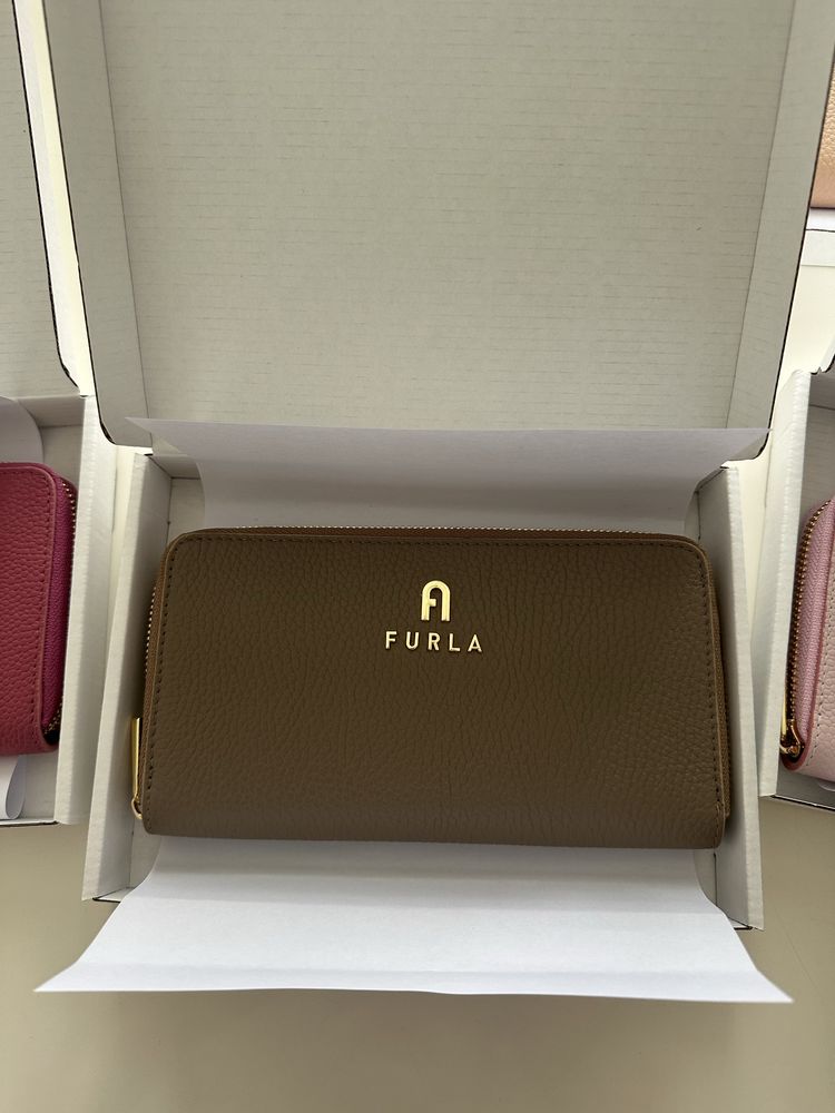 Дамски портмонета FURLA. Различни видове
