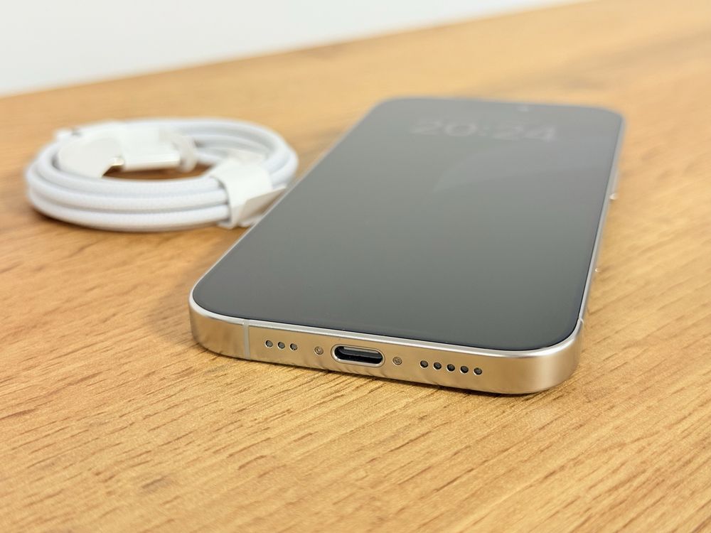 iPhone 16 Pro 40 зареждания!!!