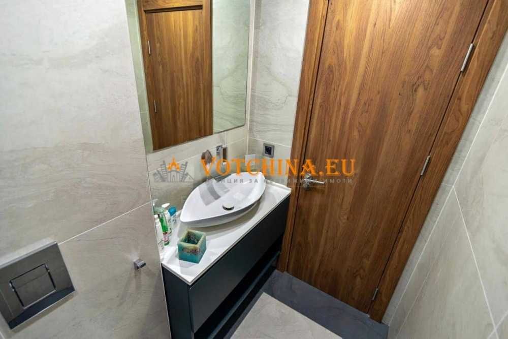 Продава се Тристаен апартамент в Варна, Бриз - 152 кв.м за 2303 €/кв.м - Снимка #16