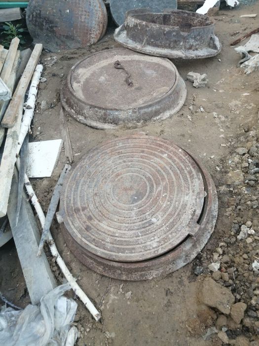 Продам люки чугунные.