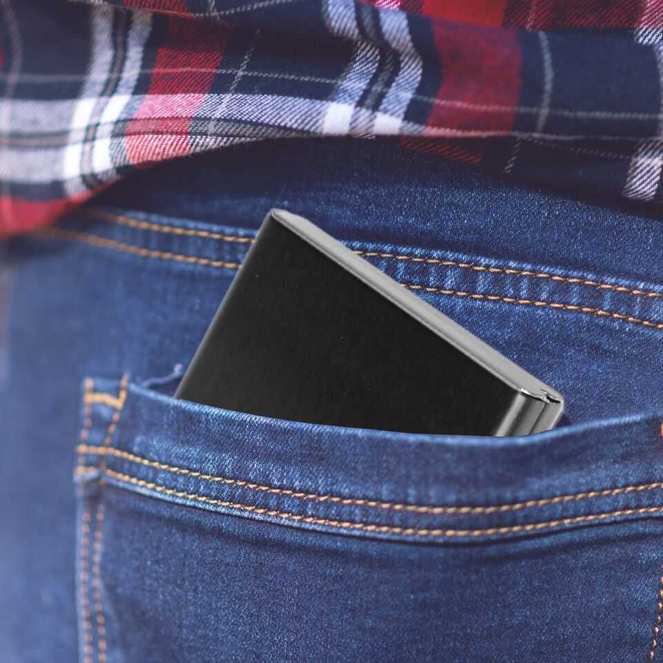 Метален портфейл RFID  със защита за безконтактни  карти и банкноти