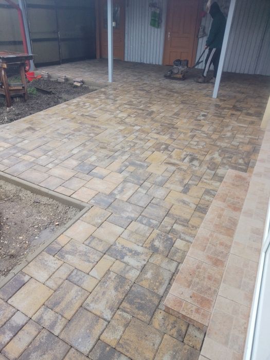 Montaj Pavaj, pavele, gard placi plasa WPC tabla decupata CNC