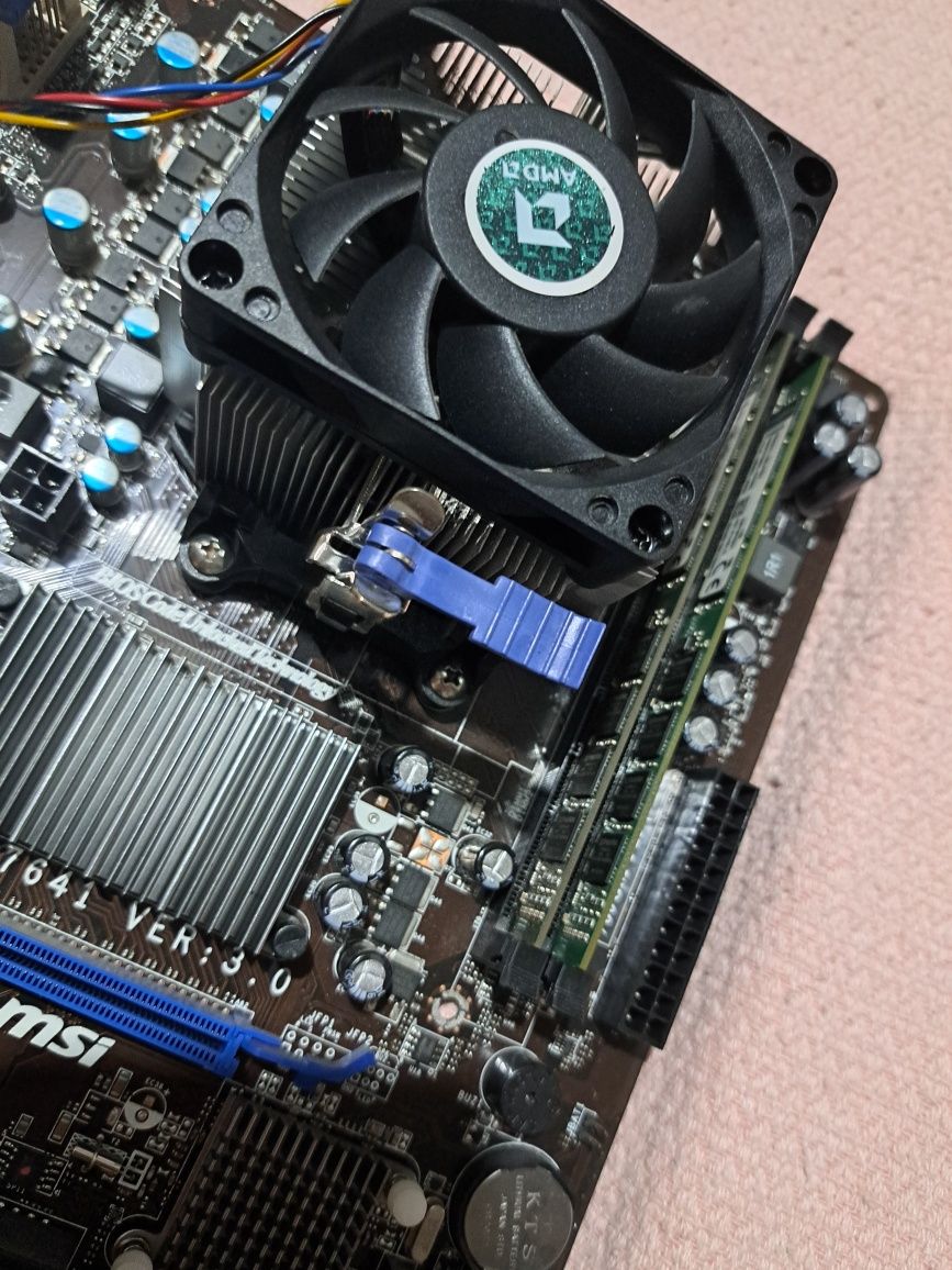 MSI 760GM-P23 (FX) дъна платка
MSI 7