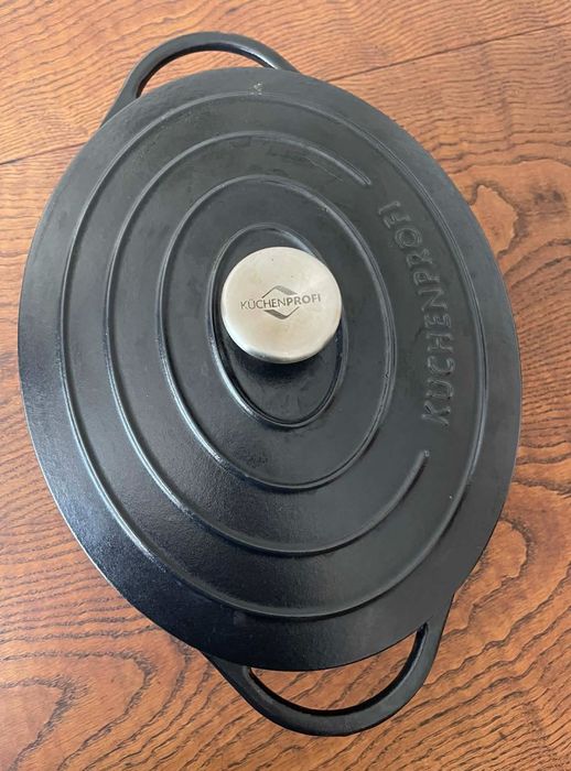 Чугунена тенджера