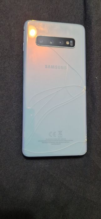 Samsung S10 varianta cu procesor Qualcomm 128 gb display cu pată crapa