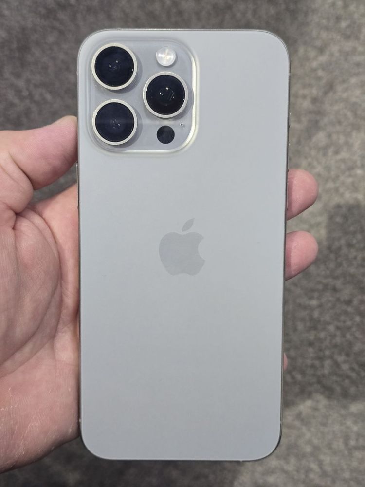 Iphone 15 pro max titanium