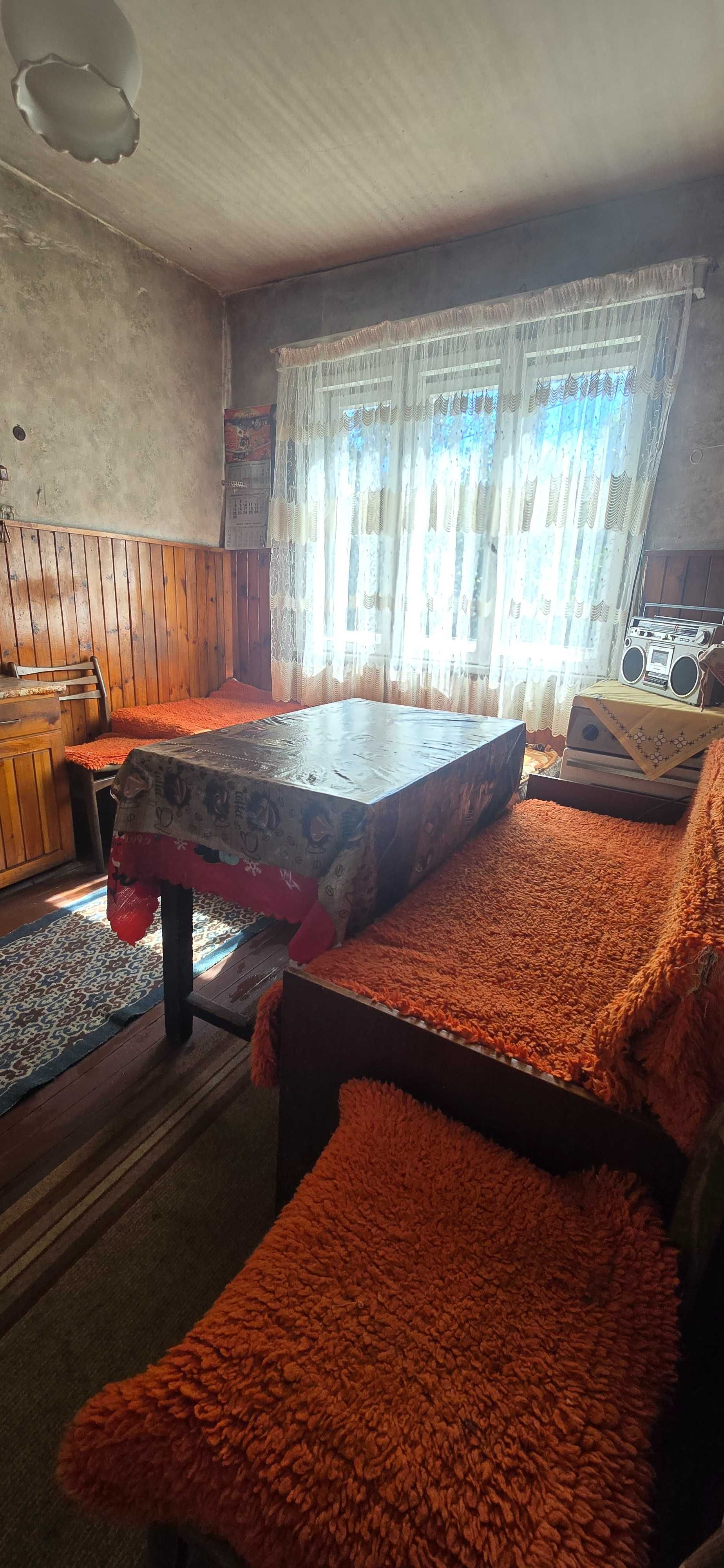 Продавам къща в с.Студена, обл.Перник