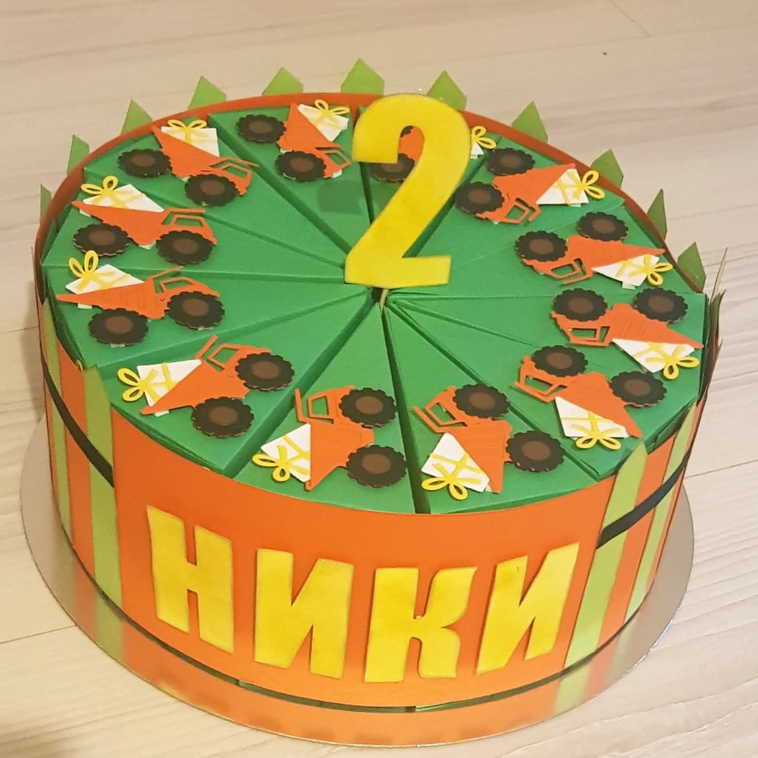 Картонена торта за детски градини