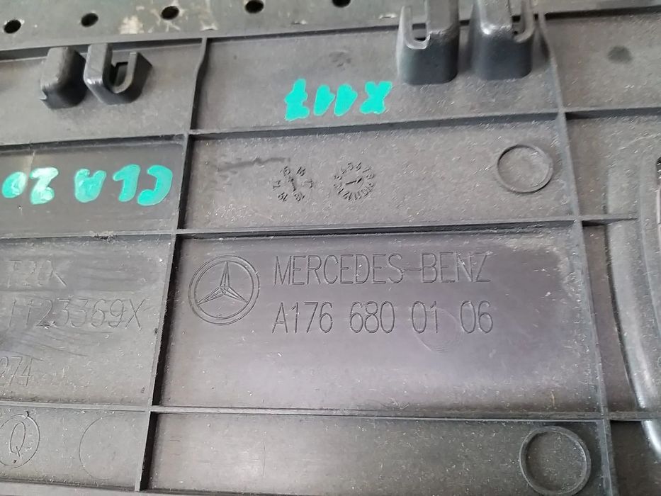 Ornament plastic bord mercedes cla x117 a1766800106