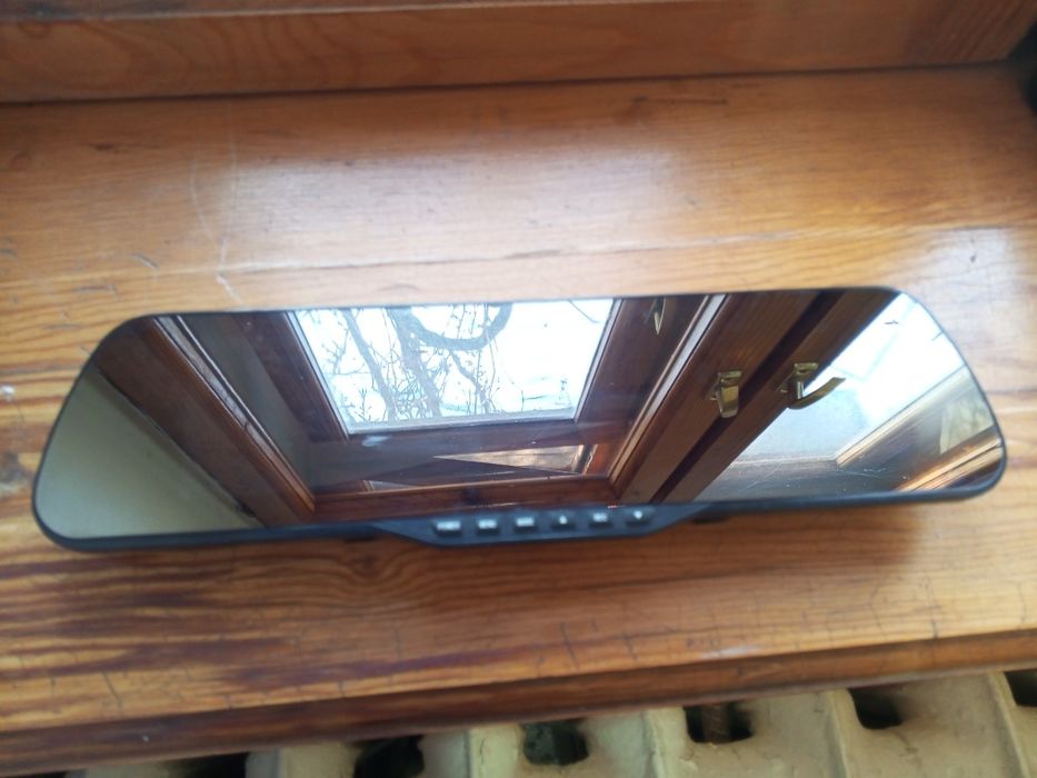 Продам зеркало регистратор.
