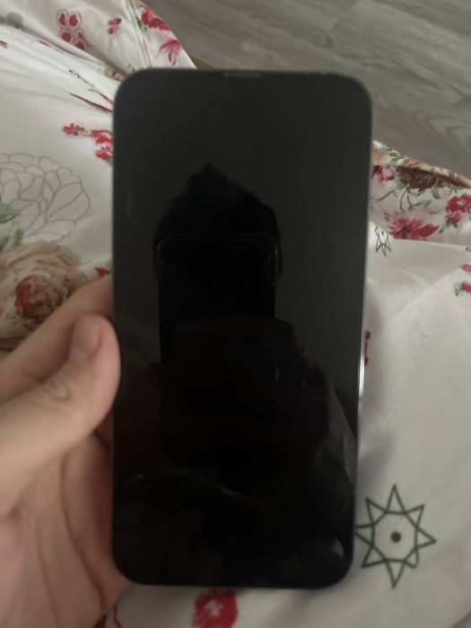 Телефон продаю на запчасти iphone 13 pro max на 256 гб