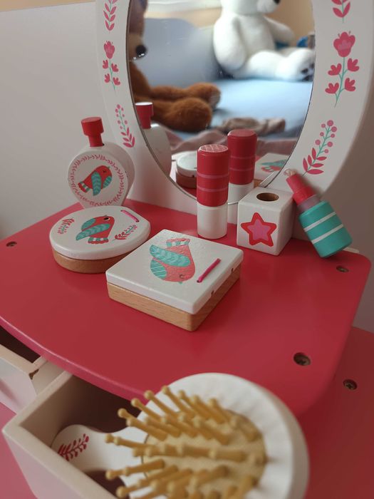 Детска дървена тоалетка с принадлежности