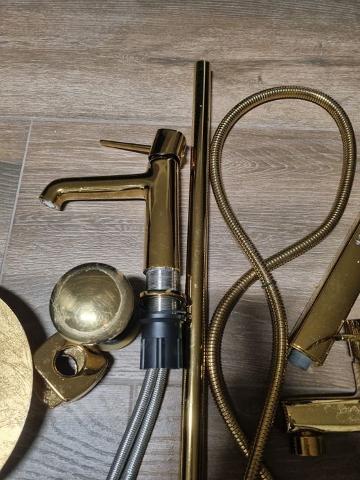 Baterii si accesorii Baie aurii + corp iluminat