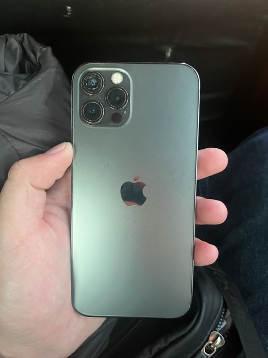 Iphone 12 pro в хорошем состояние
